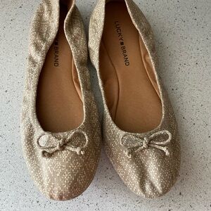 Lucky Brand Women's Beige Patterned Flats size 9